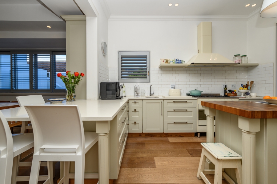 4 Bedroom Property for Sale in Summerstrand Eastern Cape